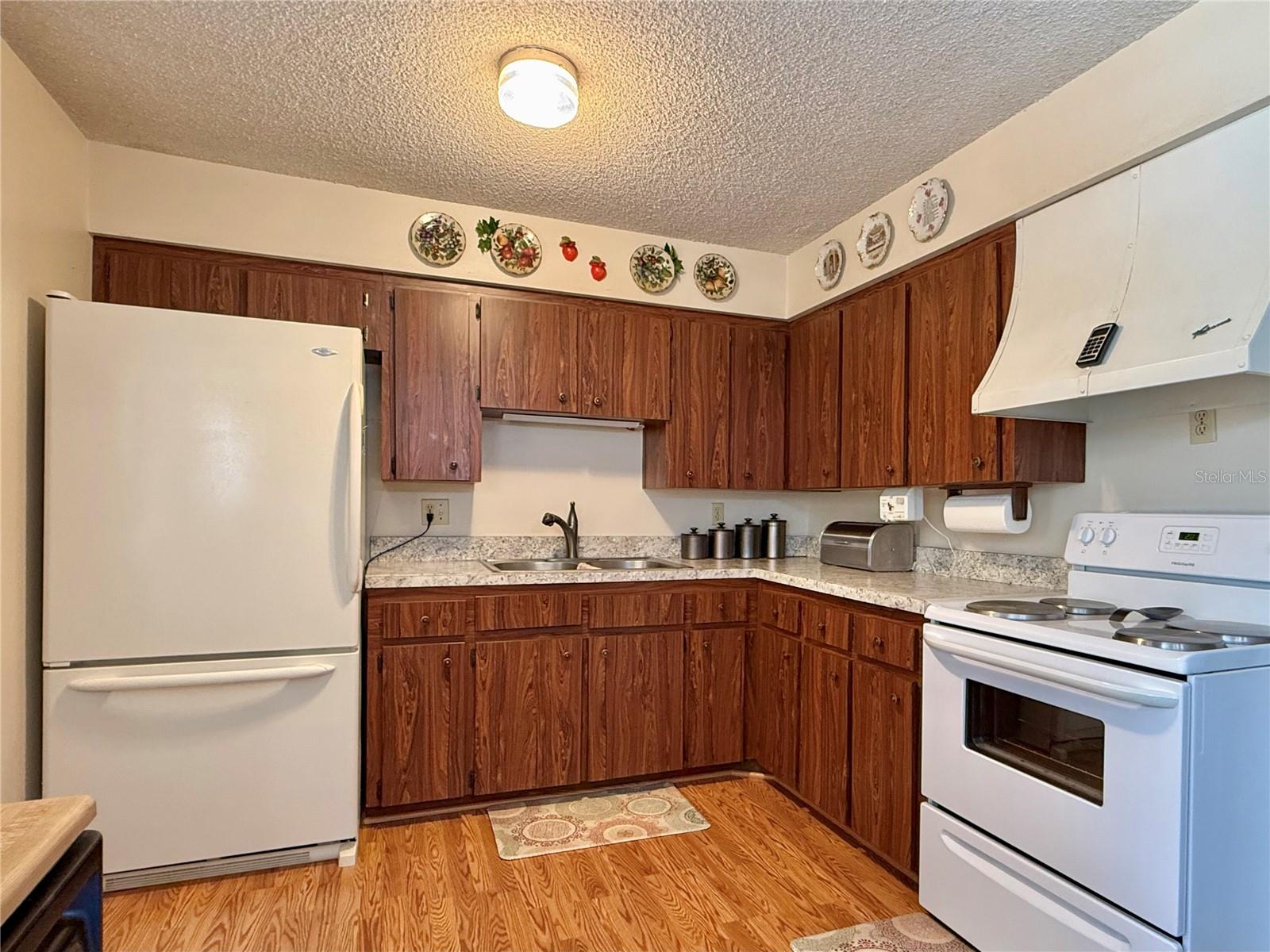 Image 4 of 25 For 131 Willow Street