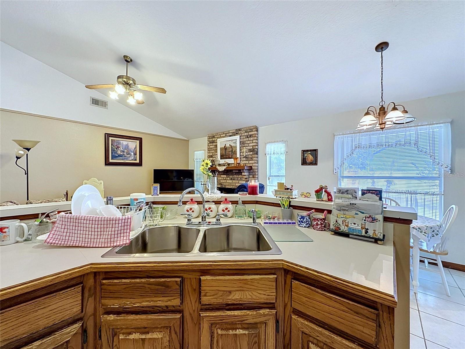 Image 16 of 70 For 1681 Spring Ridge Circle