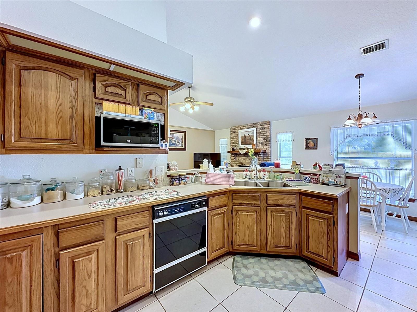 Image 18 of 70 For 1681 Spring Ridge Circle