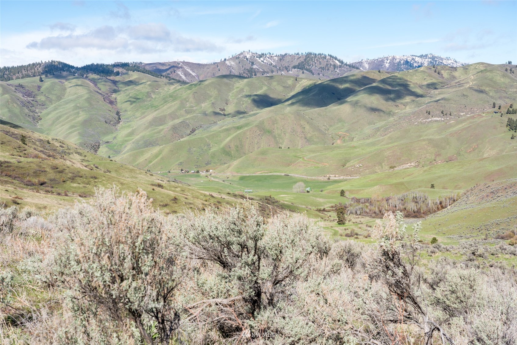 Image 14 of 37 For 9757 Nahahum Canyon Road