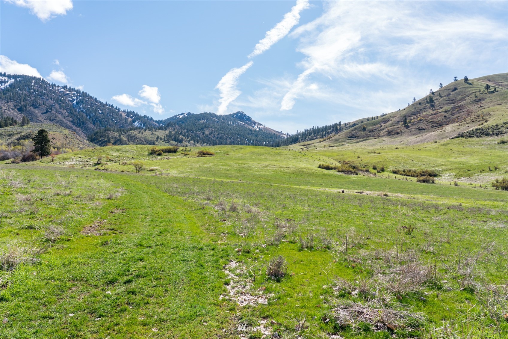 Image 34 of 37 For 9757 Nahahum Canyon Road