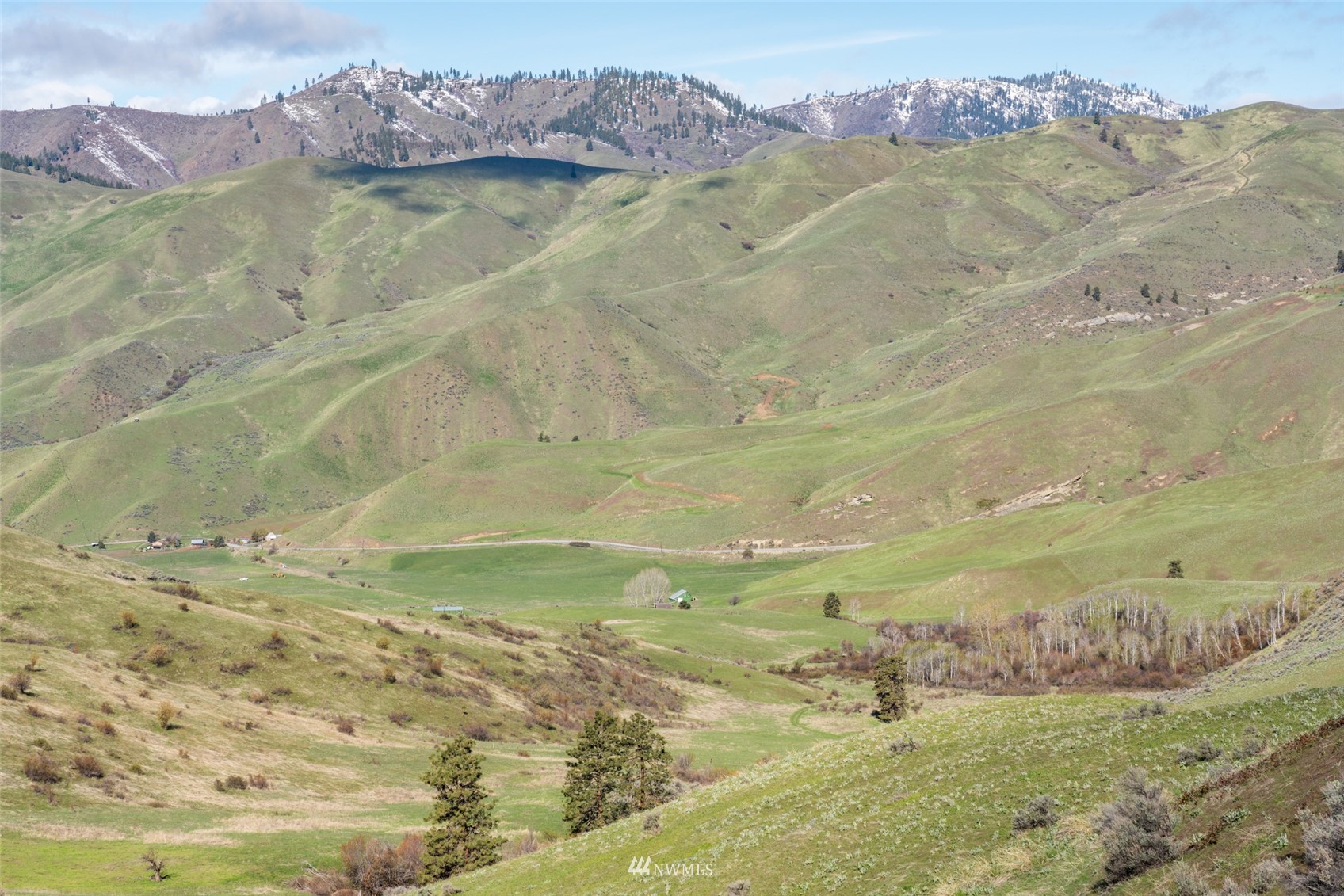 Image 7 of 37 For 9757 Nahahum Canyon Road