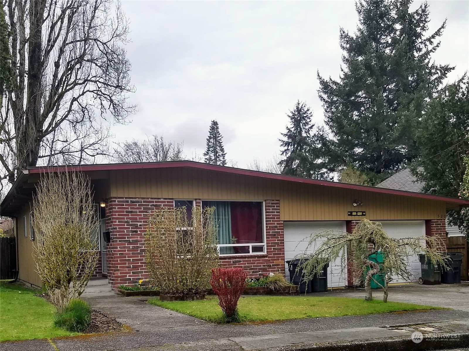 Image 3 of 23 For 518 & 520 18th Avenue Se