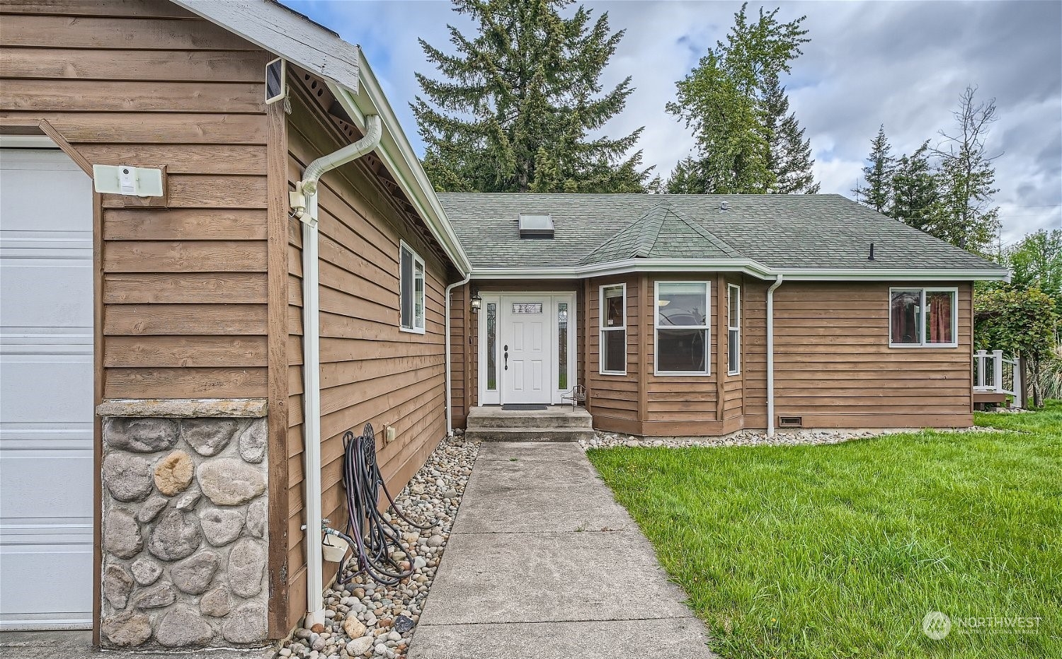 Image 3 of 37 For 5605 216th Avenue Sw