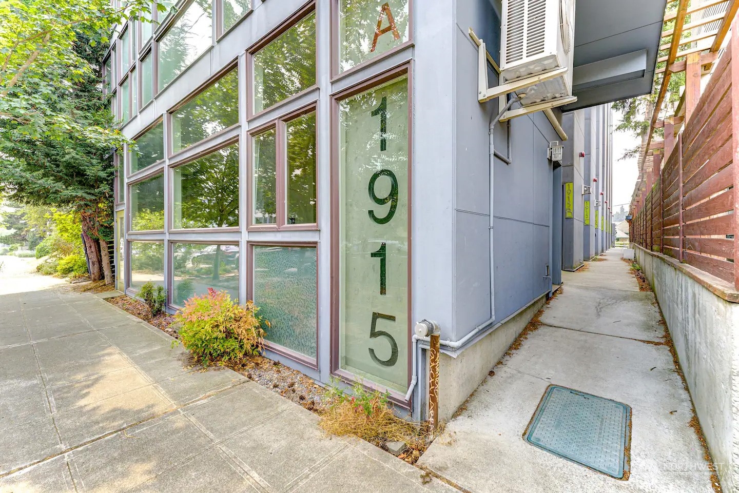 Details for 1915 25th Avenue S C, Seattle, WA 98148