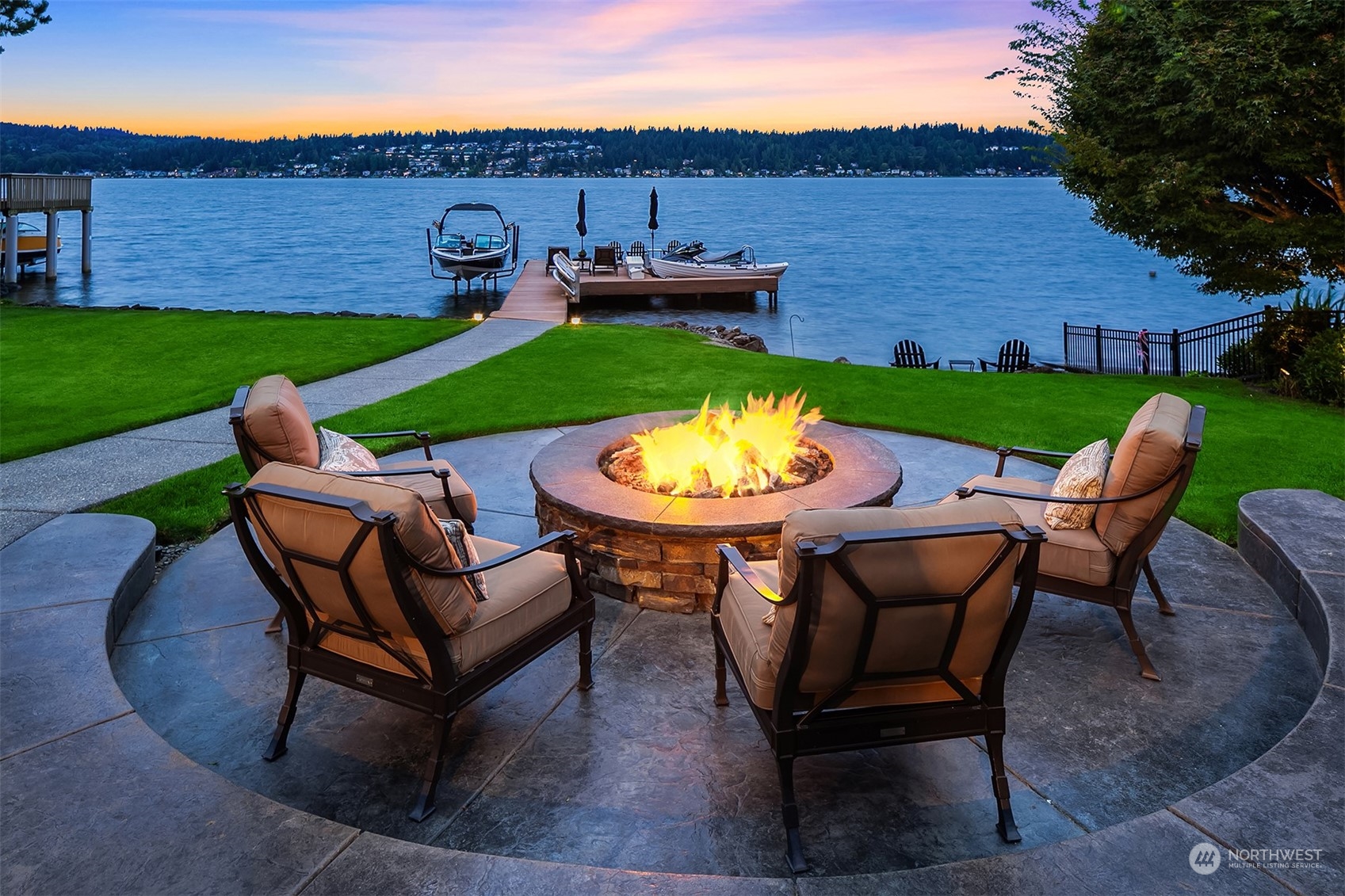 Image 3 of 40 For 2419 Lake Sammamish Place Se