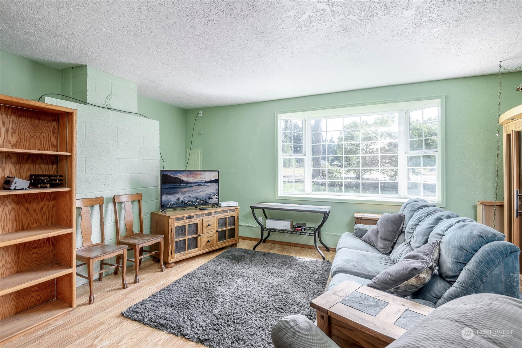 Image 11 of 28 For 17607 Denmark Street Sw