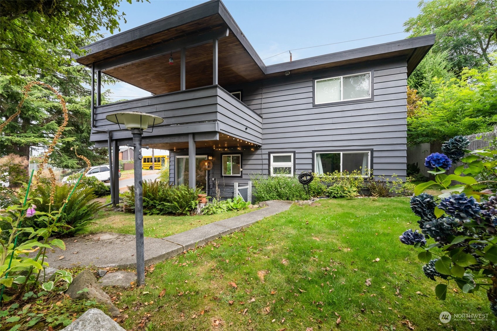 Details for 10350 Interlake Avenue N, Seattle, WA 98133