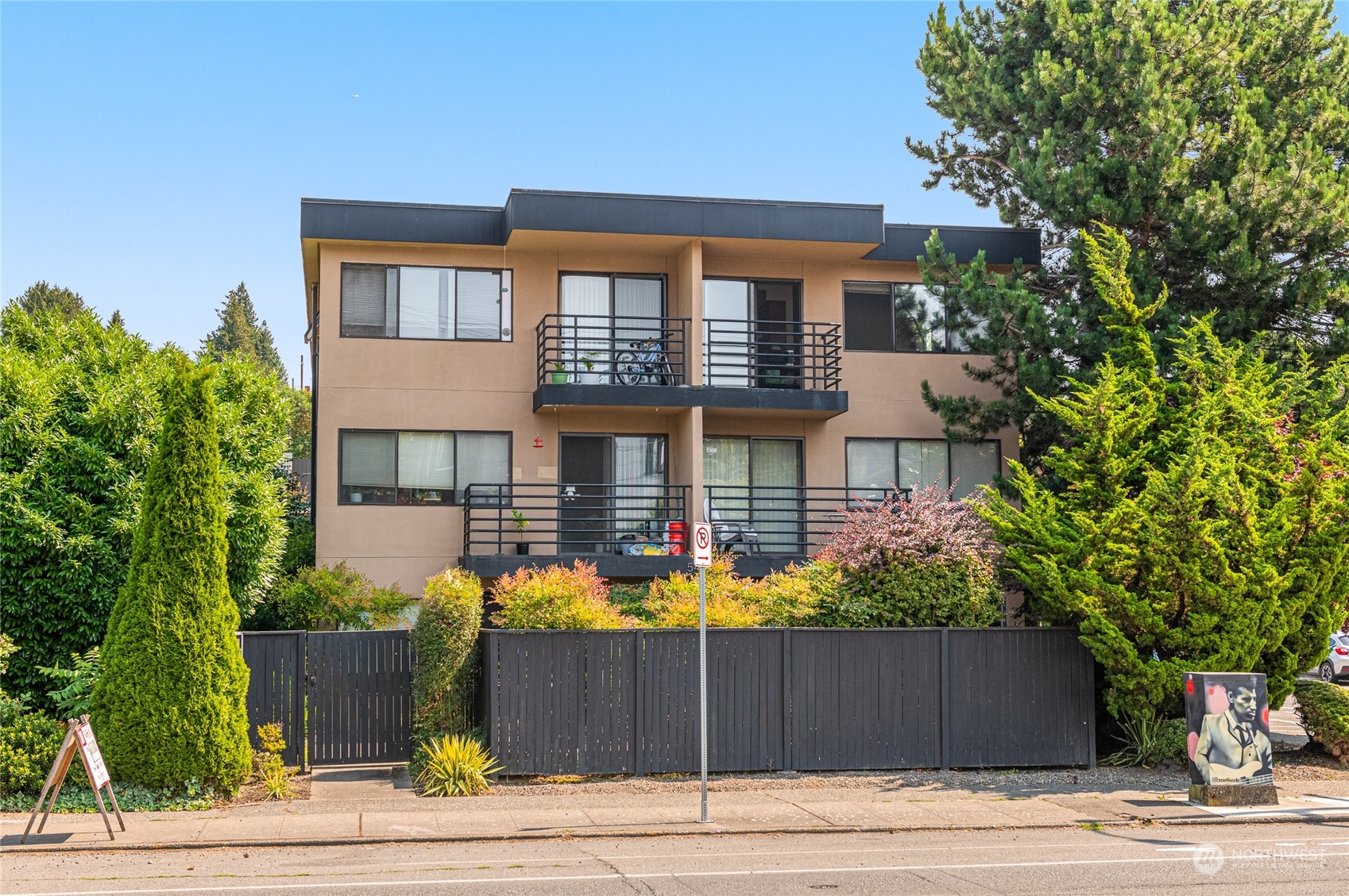 Details for 5454 Fauntleroy Avenue Sw, Seattle, WA 98136