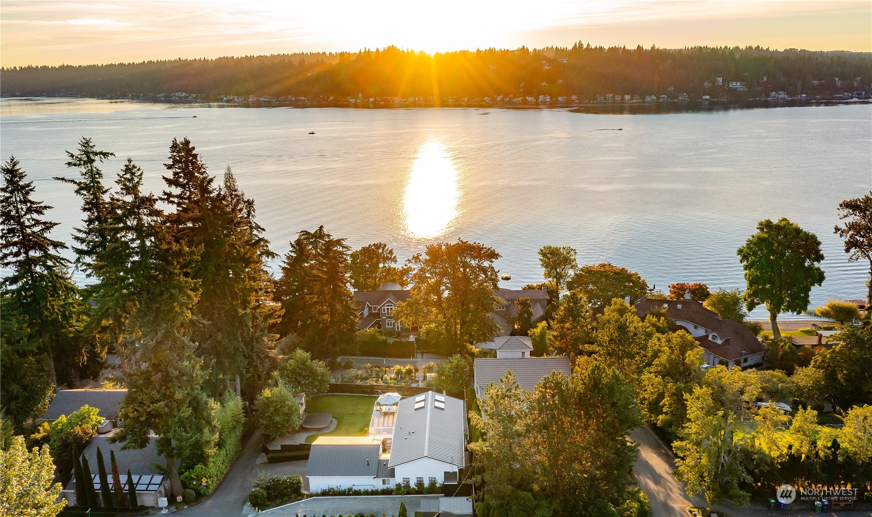 Details for 1703 Lake Sammamish Parkway Ne, Sammamish, WA 98074