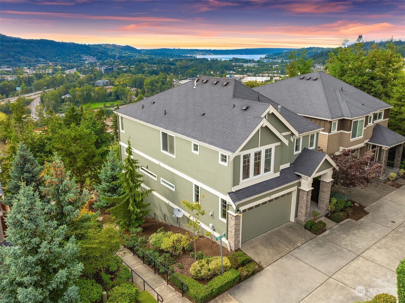 Details for 985 3rd Court Ne, Issaquah, WA 98029