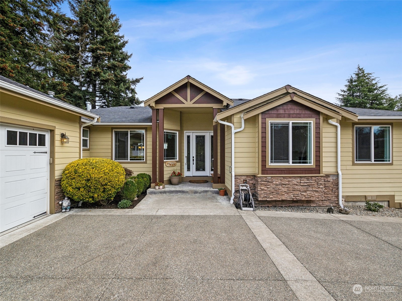 Details for 16904 Ambaum Boulevard S, Burien, WA 98148