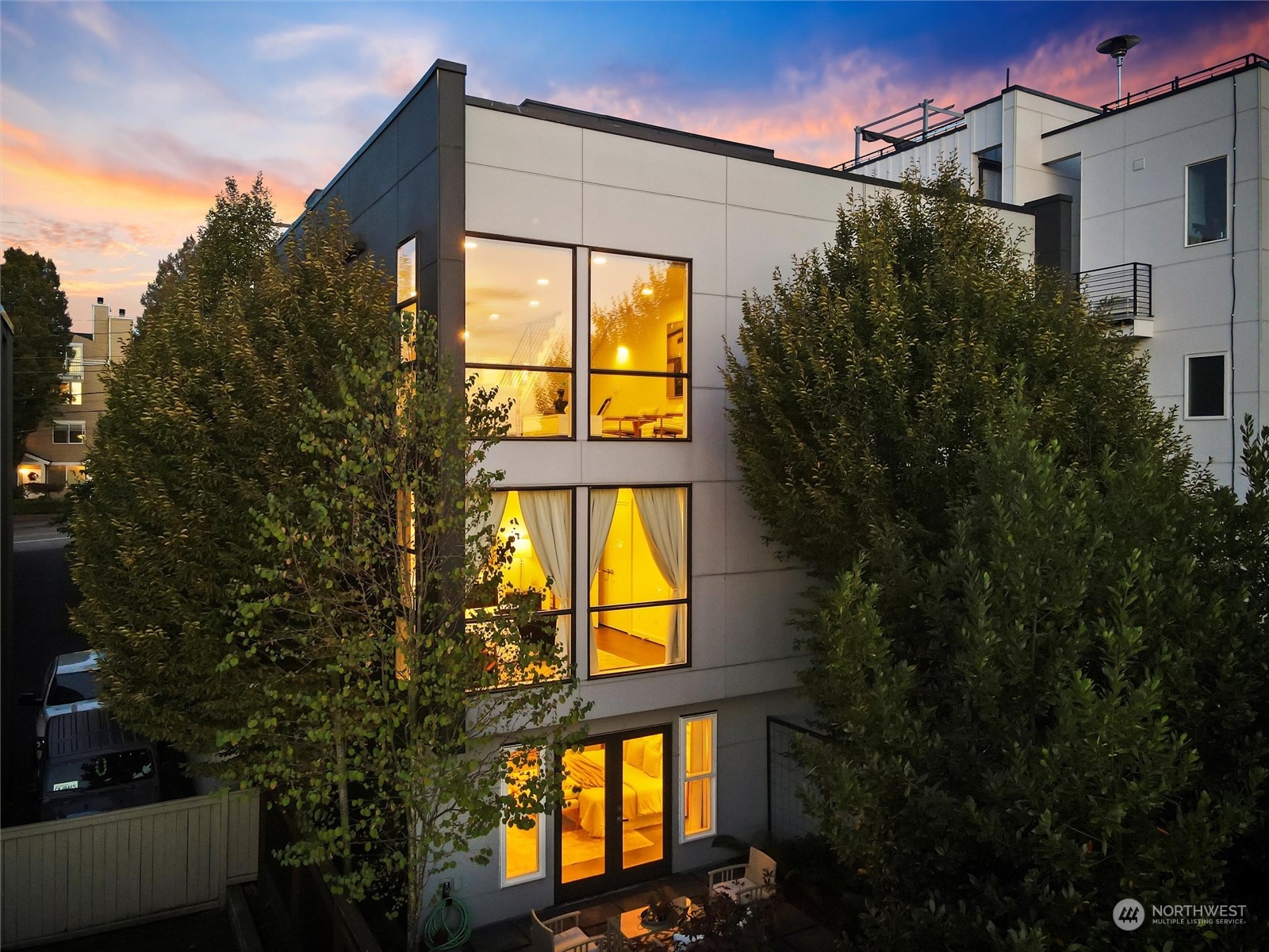 Details for 2343 10th Avenue E, Seattle, WA 98102