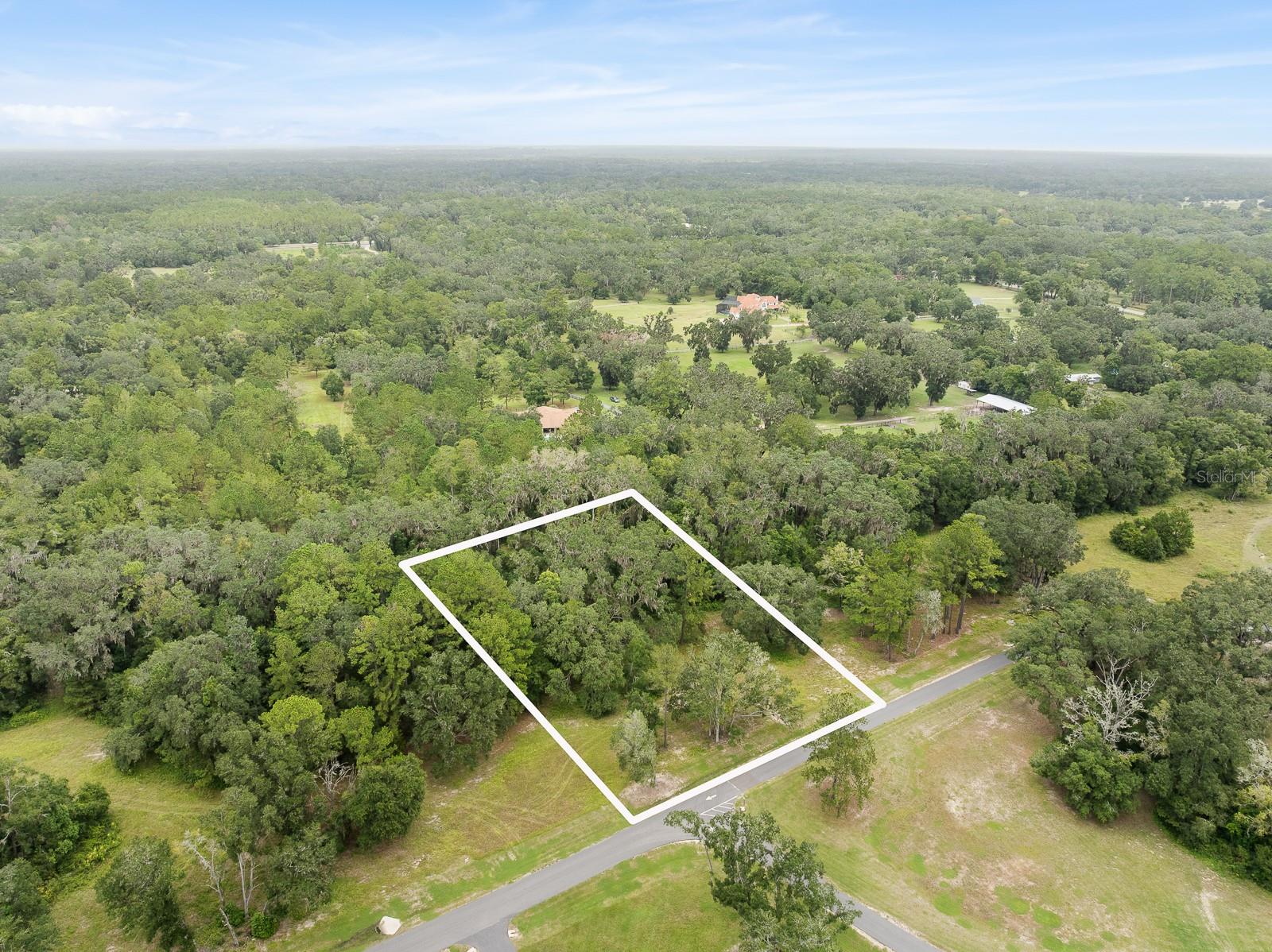 Image 7 of 14 For 17520 11 Court