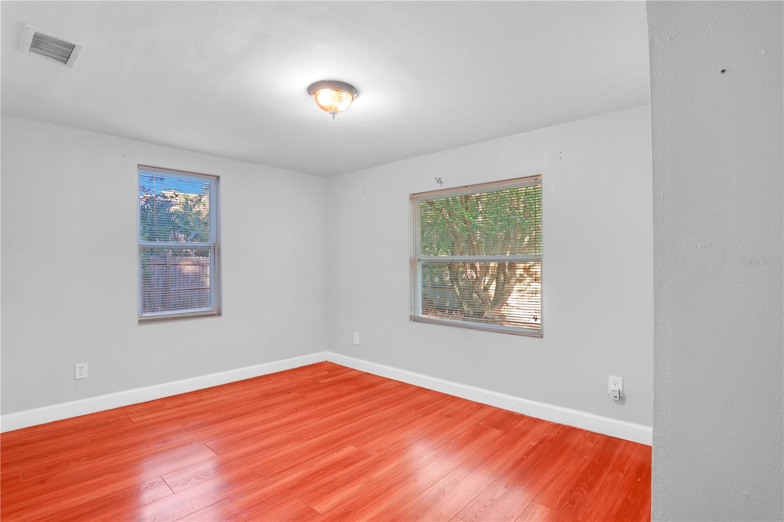 Image 15 of 17 For 1540 4th Avenue