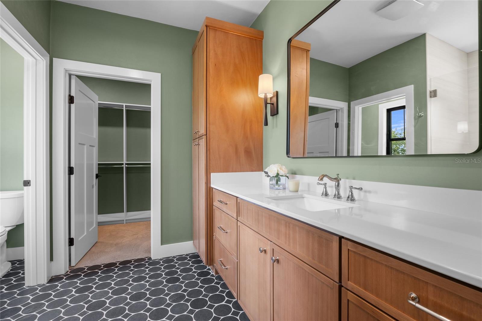 Image 21 of 44 For 716 131 Street