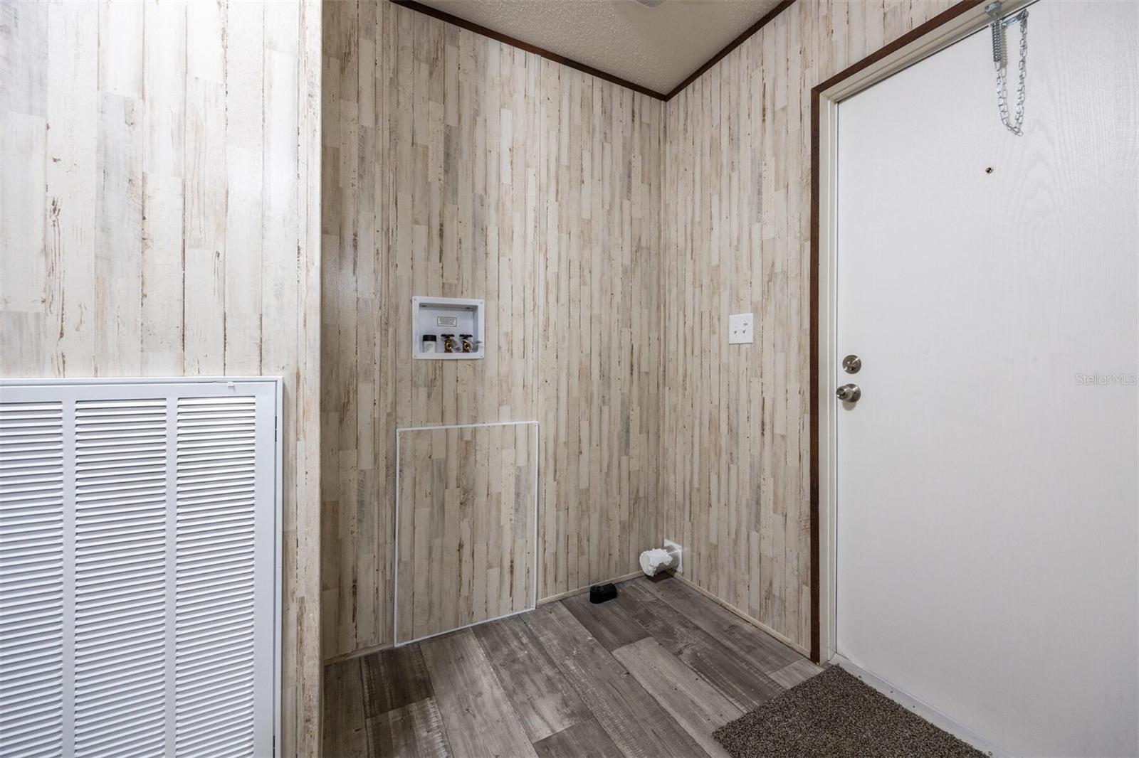 Image 39 of 65 For 5131 86th Street