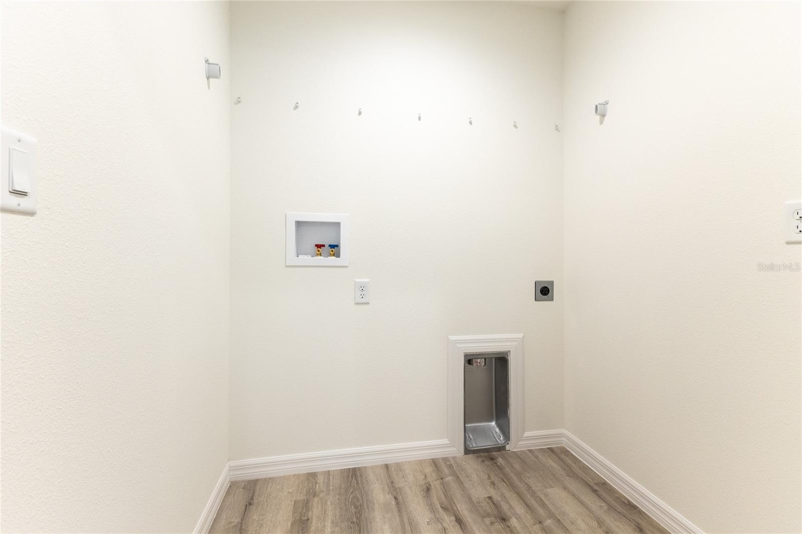 Image 23 of 29 For 8873 139th Place Road