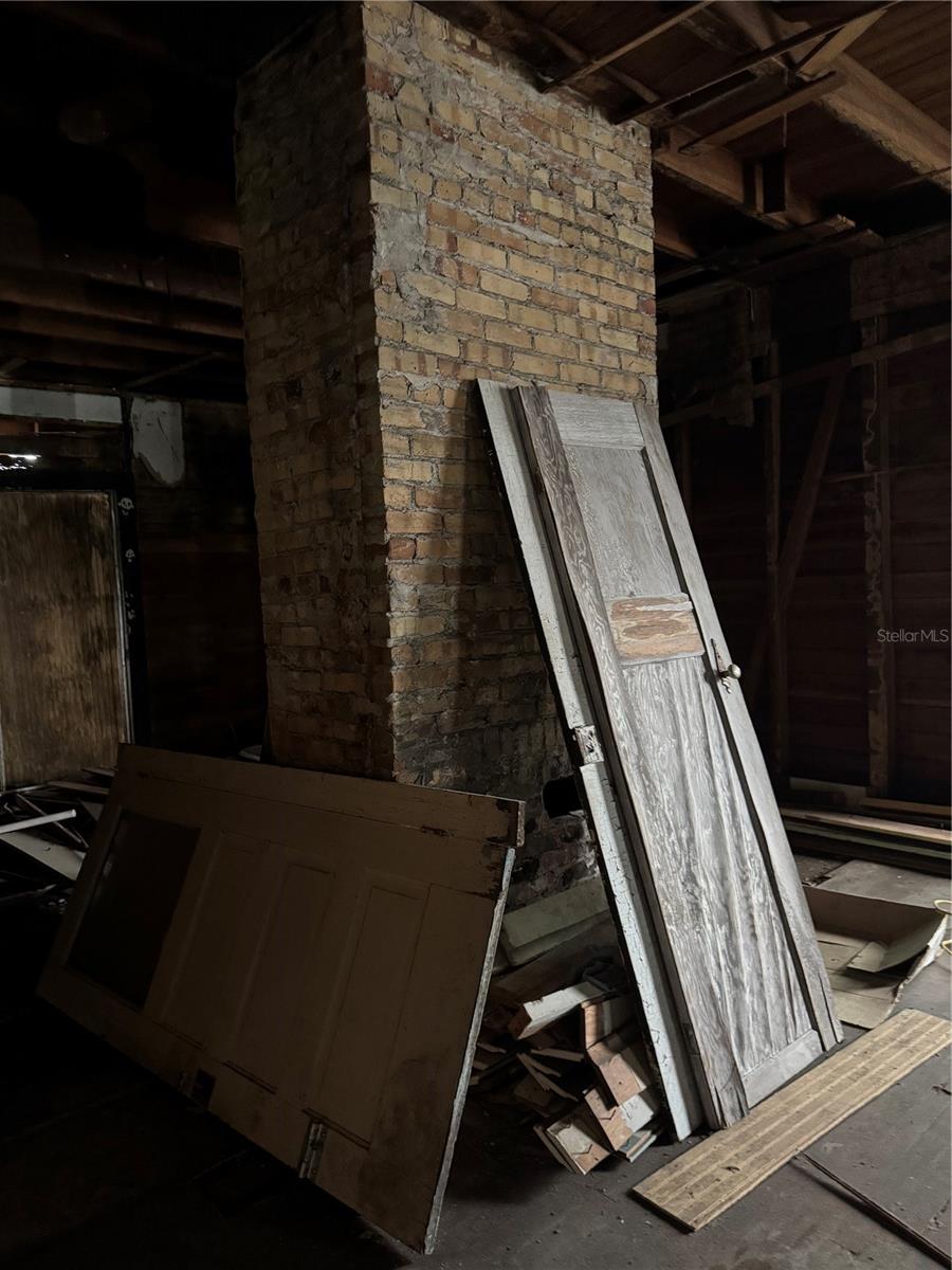 Image 11 of 20 For 708 Walnut Street