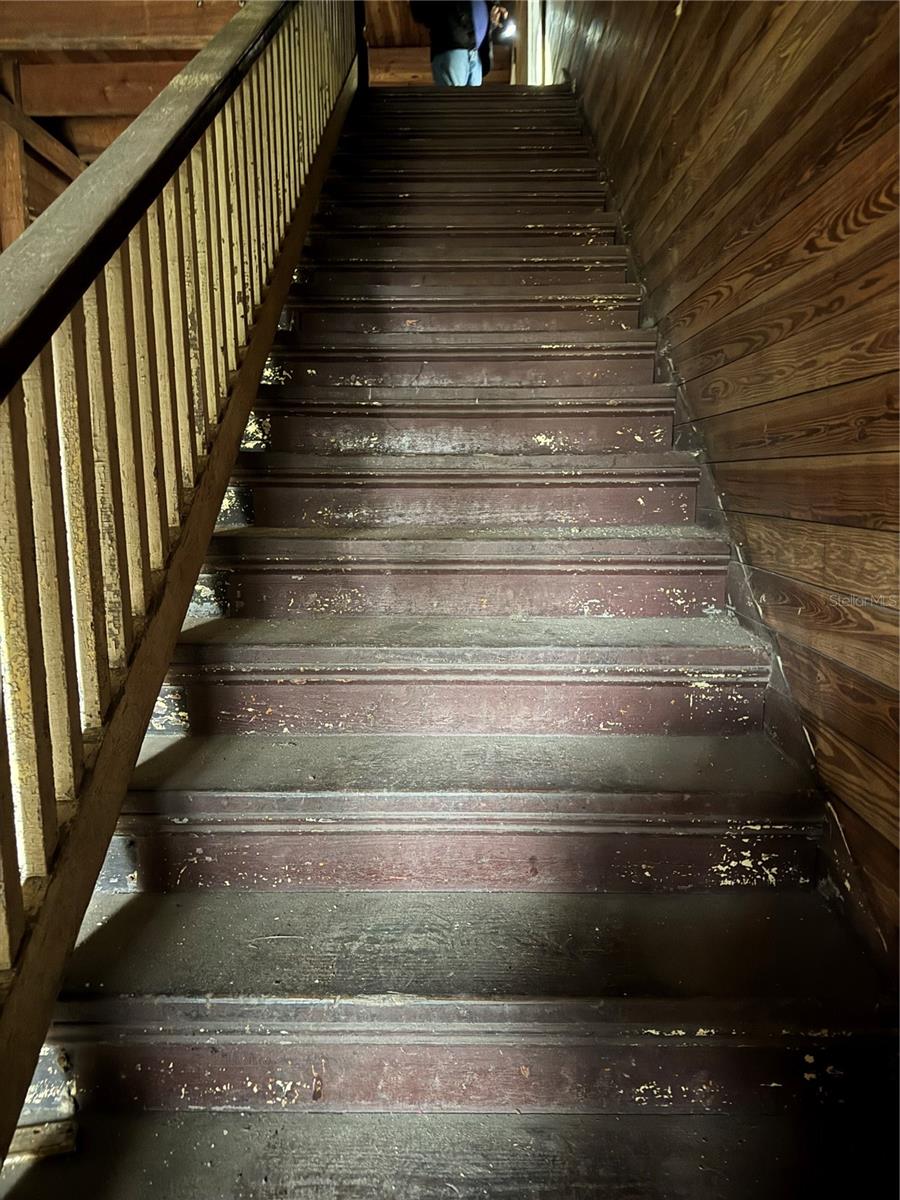 Image 13 of 20 For 708 Walnut Street