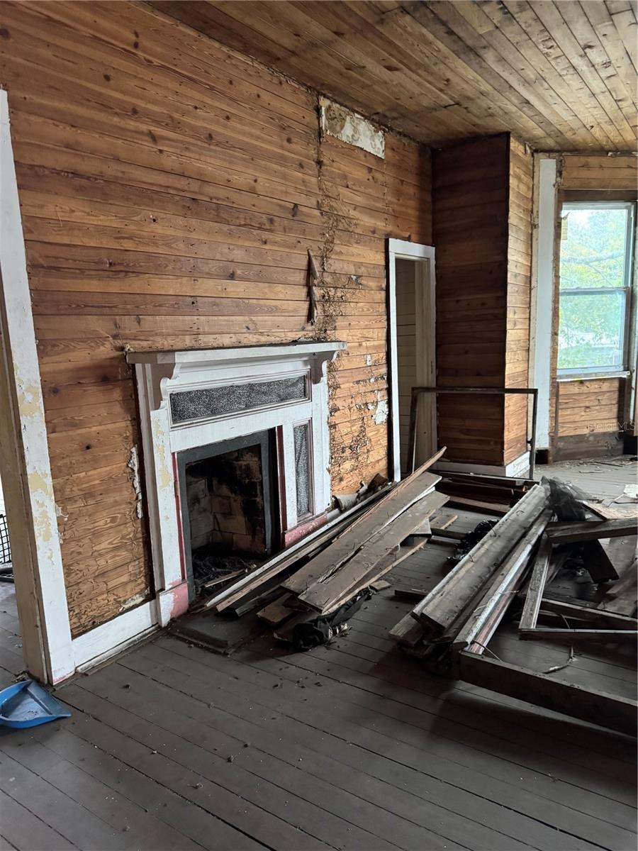 Image 15 of 20 For 708 Walnut Street