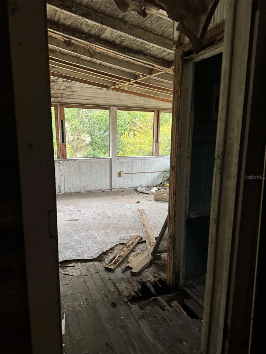 Image 18 of 20 For 708 Walnut Street