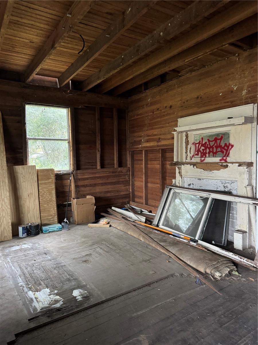 Image 4 of 20 For 708 Walnut Street