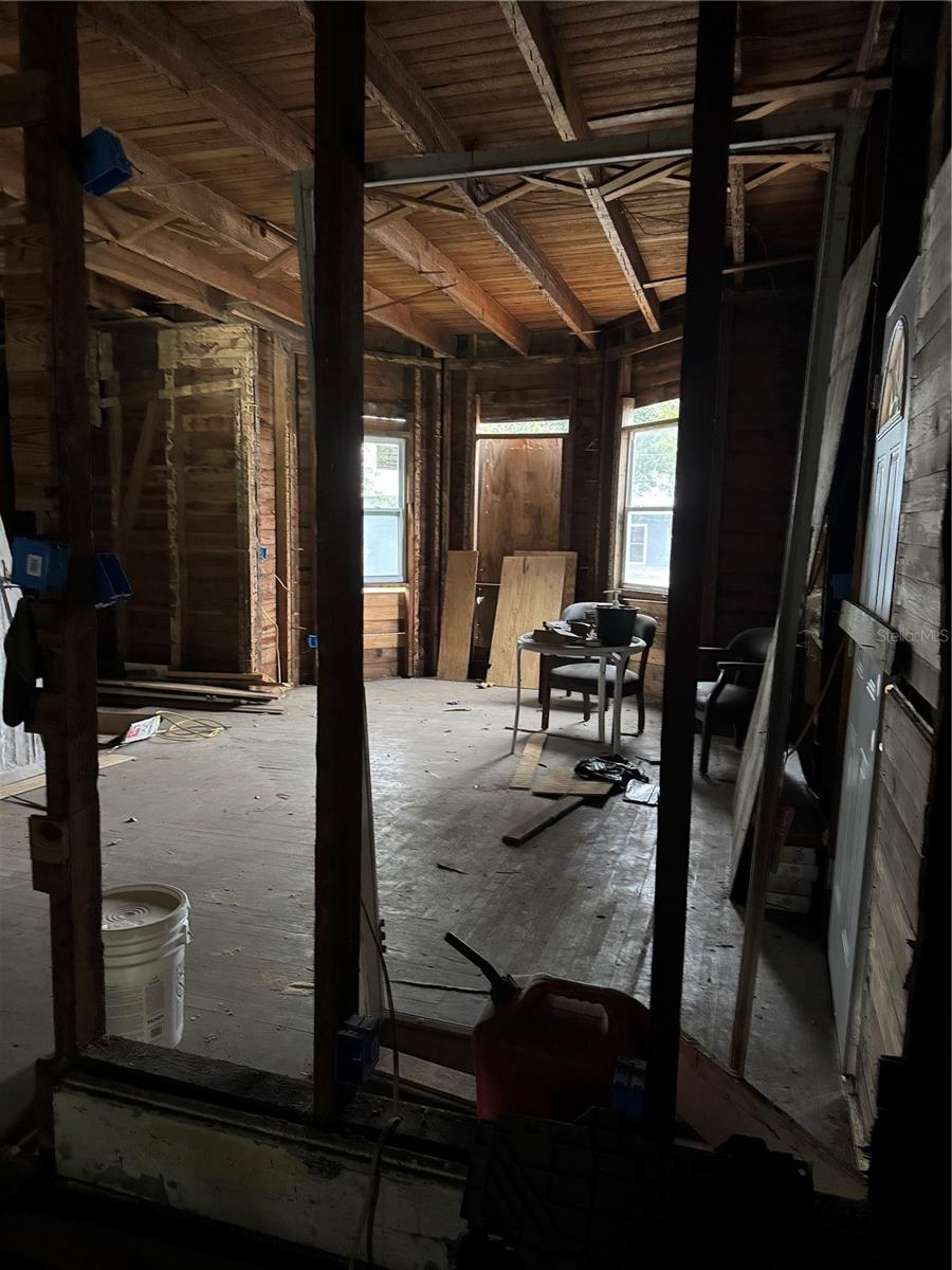 Image 6 of 20 For 708 Walnut Street