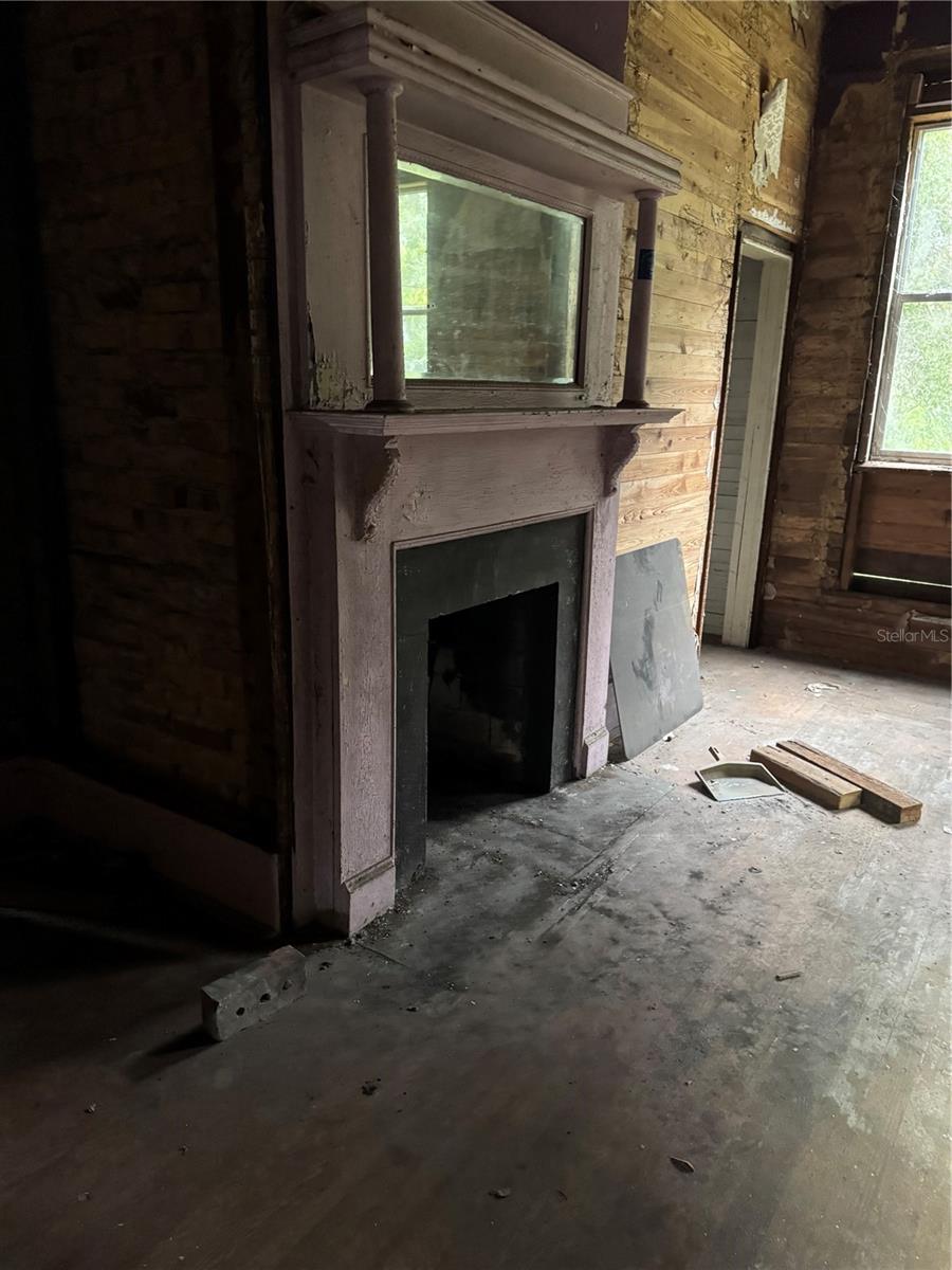 Image 7 of 20 For 708 Walnut Street