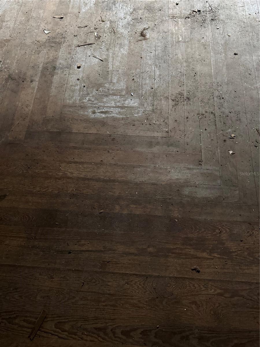 Image 8 of 20 For 708 Walnut Street