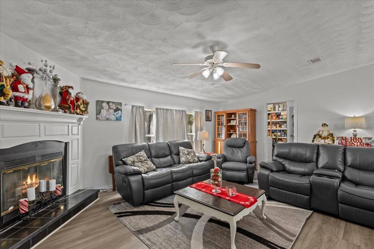 Image 2 of 53 For 6850 73rd Lane