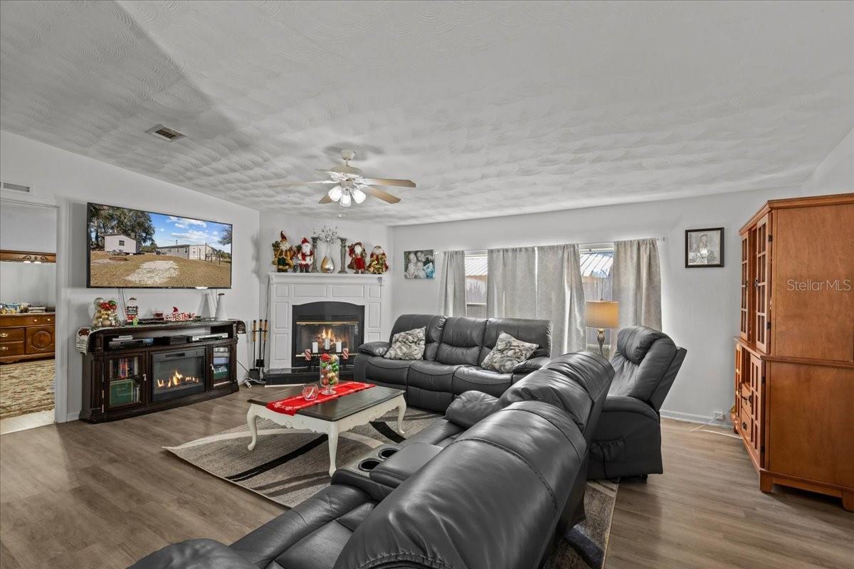 Image 3 of 53 For 6850 73rd Lane
