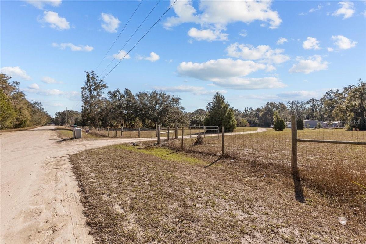 Image 41 of 53 For 6850 73rd Lane