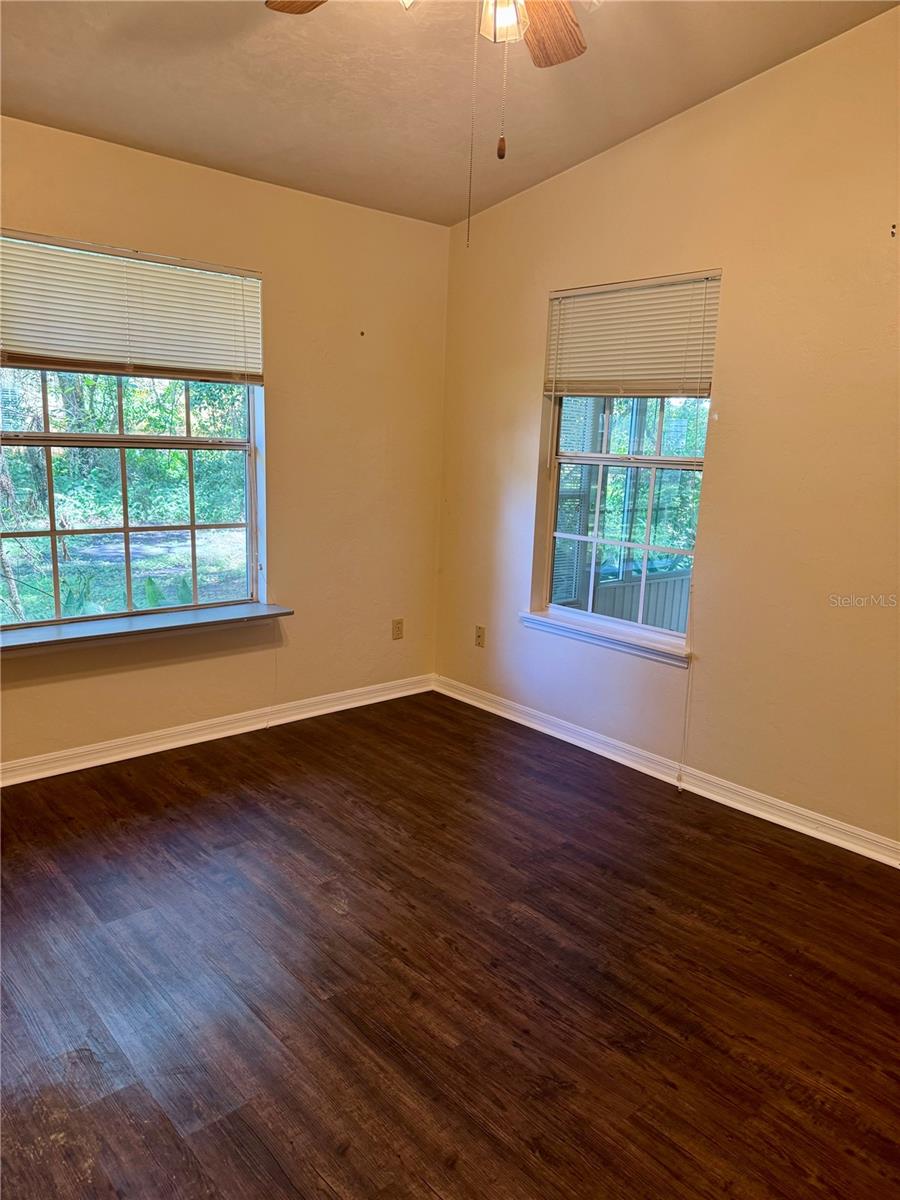 Image 15 of 25 For 331 50th Boulevard K
