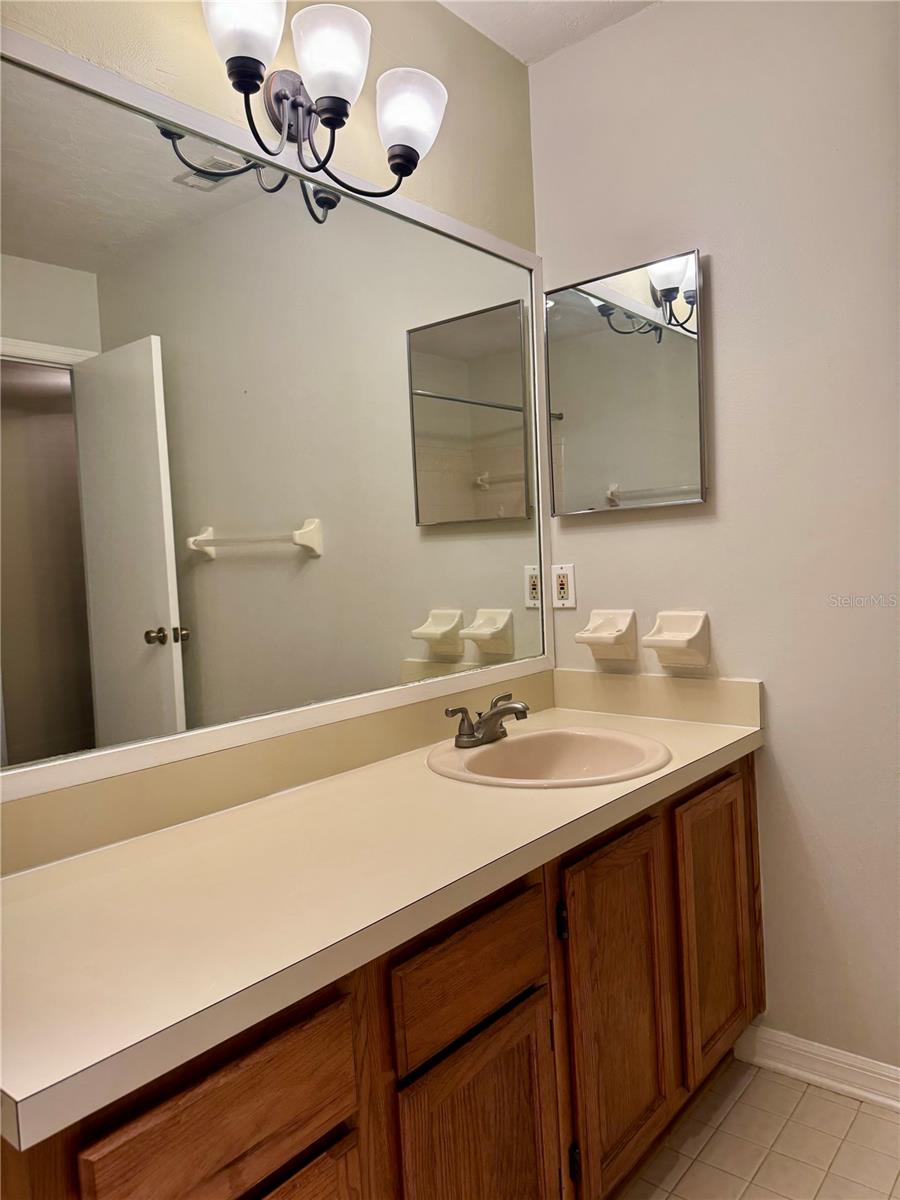 Image 16 of 25 For 331 50th Boulevard K