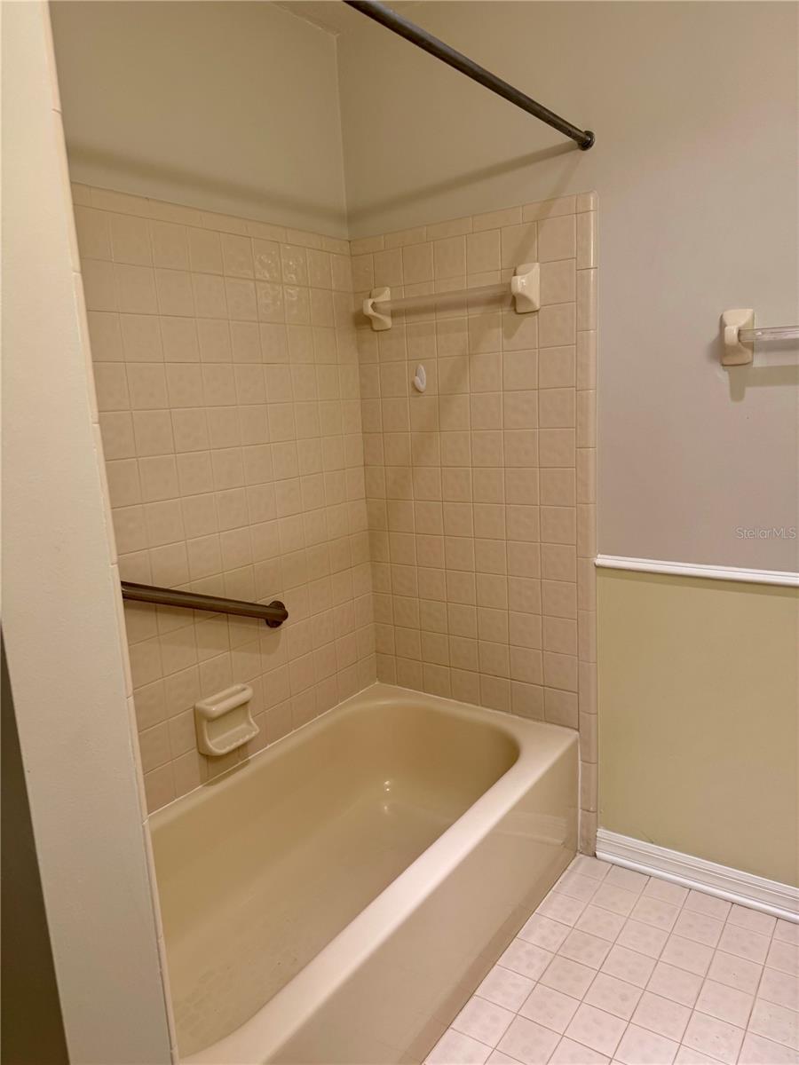 Image 18 of 25 For 331 50th Boulevard K