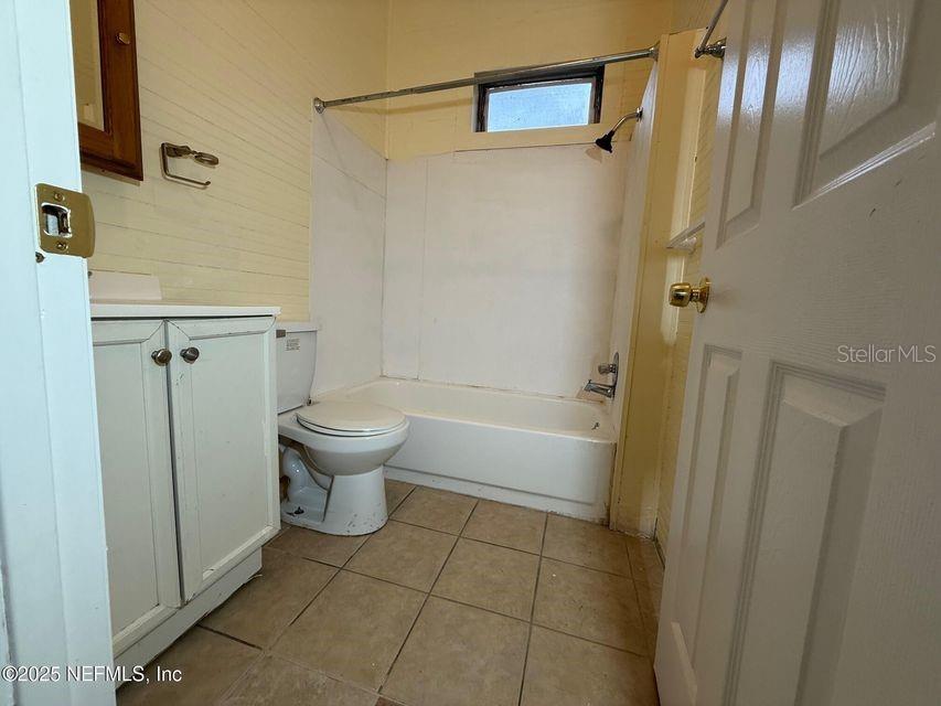 Image 12 of 14 For 226 Thompson Street