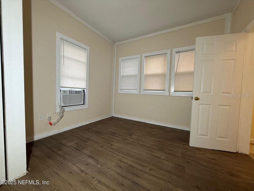 Image 13 of 14 For 226 Thompson Street