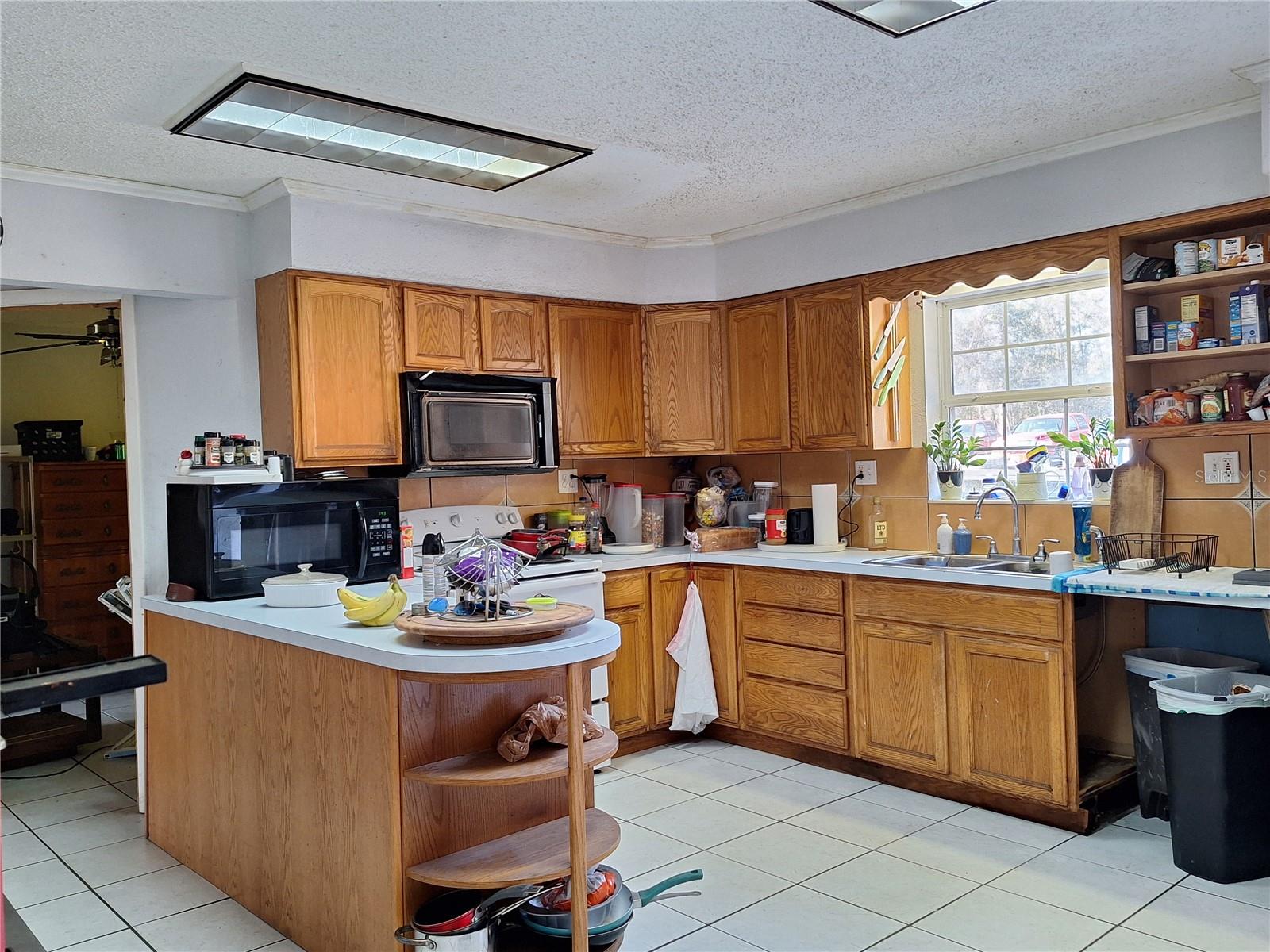 Image 15 of 19 For 945 Hathaway Avenue