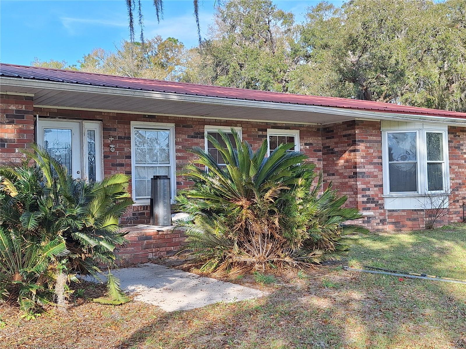 Image 3 of 19 For 945 Hathaway Avenue