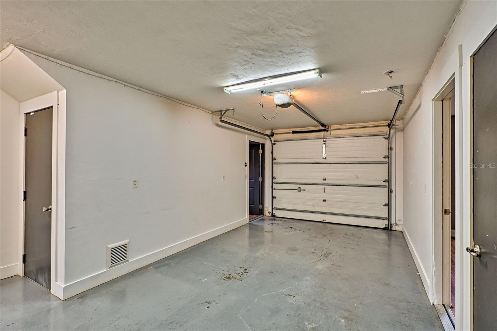 Image 17 of 49 For 6961 100th Terrace