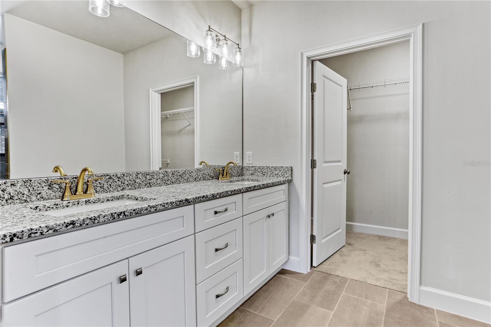Image 12 of 14 For 12495 158 Street