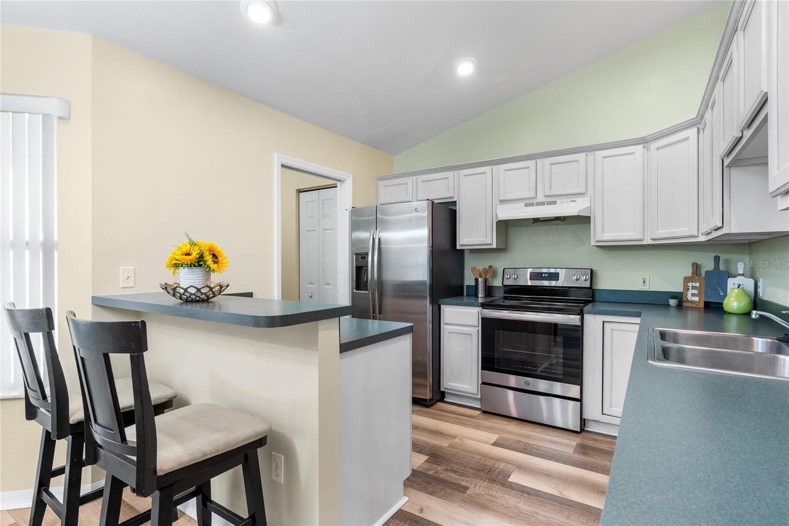 Image 8 of 39 For 7148 121st Avenue