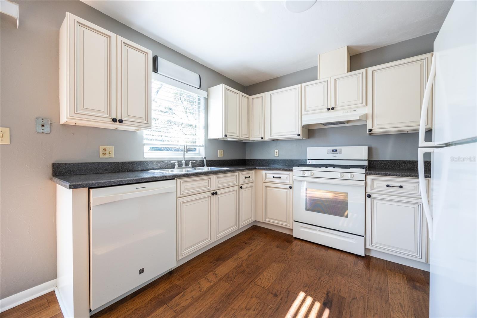 Image 12 of 35 For 6517 30th Terrace