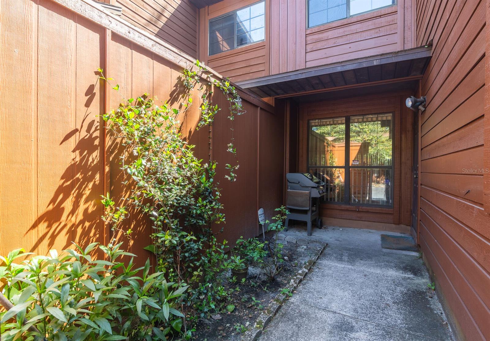Image 2 of 29 For 945 56th Terrace