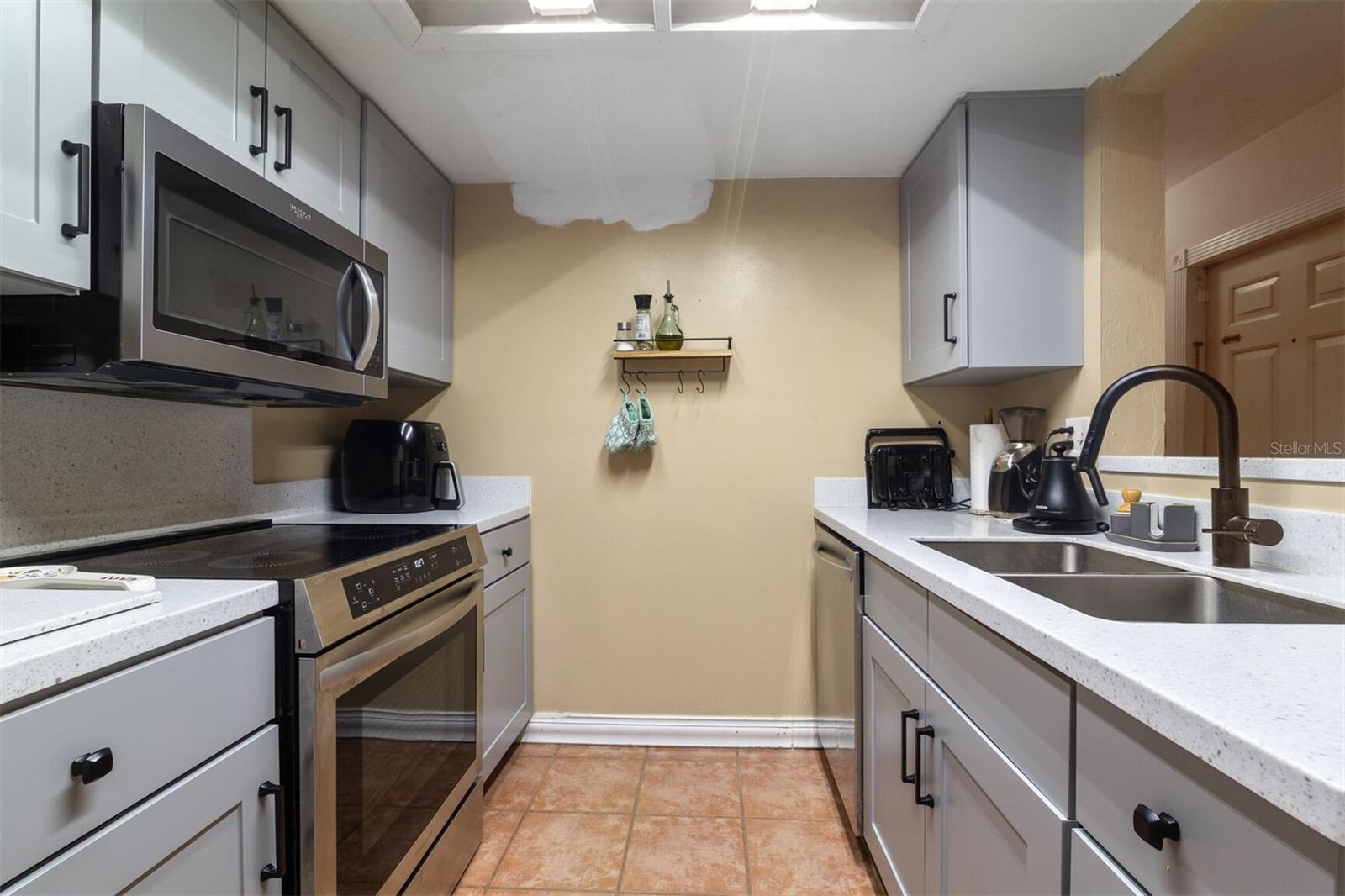 Image 5 of 29 For 945 56th Terrace