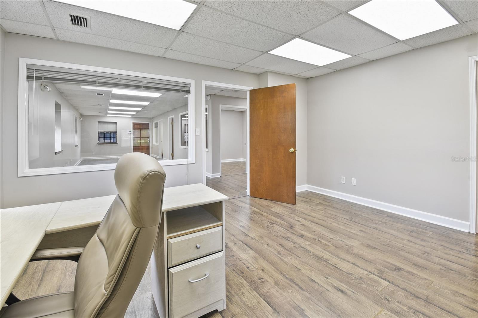 Image 7 of 13 For 3938 Sunbeam Road 1