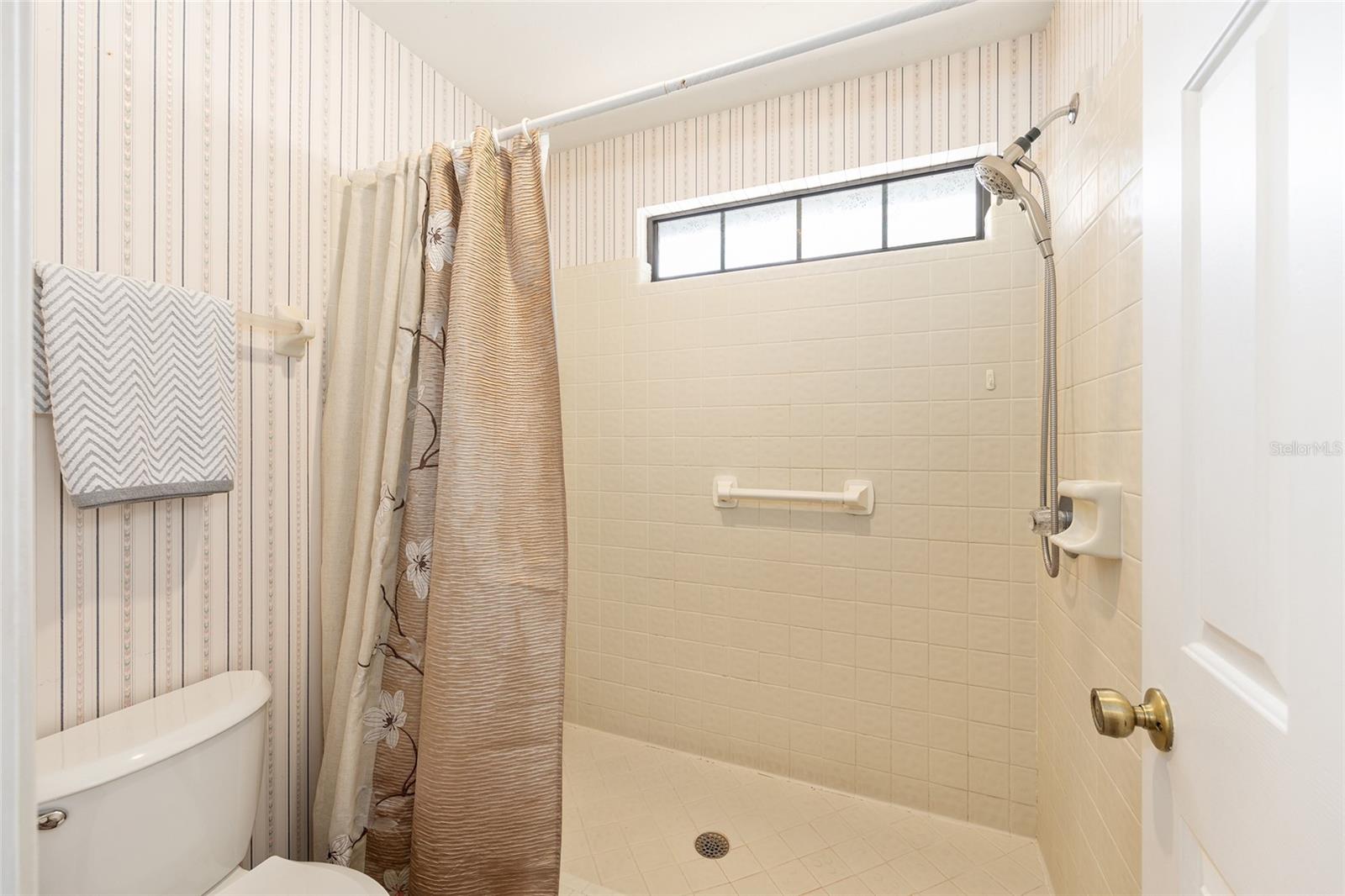 Image 26 of 57 For 914 42nd Terrace