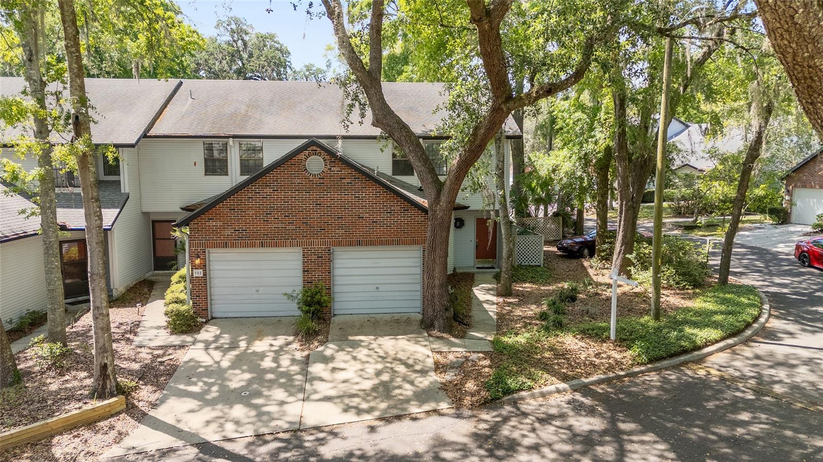 Image 42 of 57 For 914 42nd Terrace