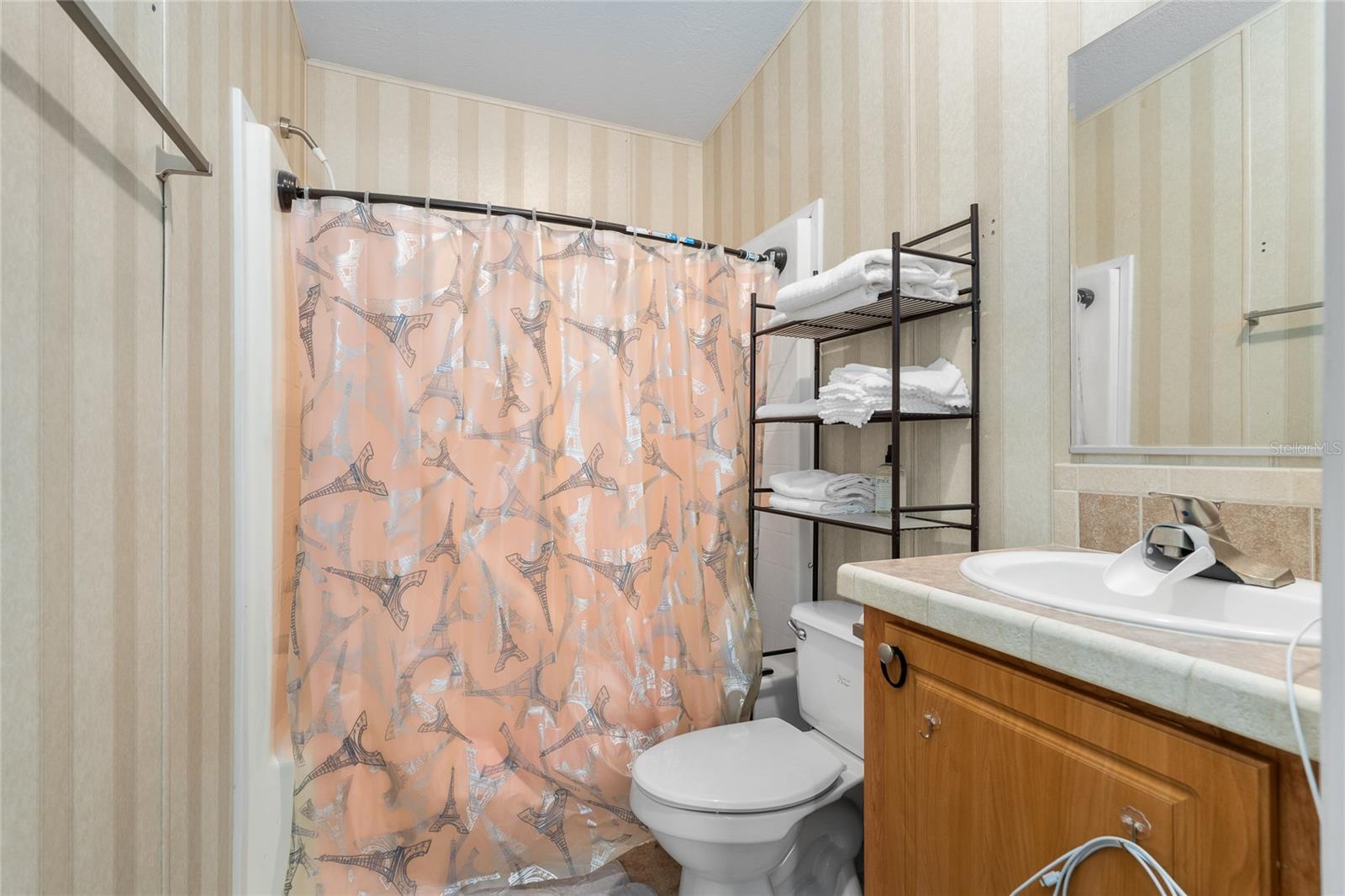 Image 17 of 24 For 17382 Harrell Street